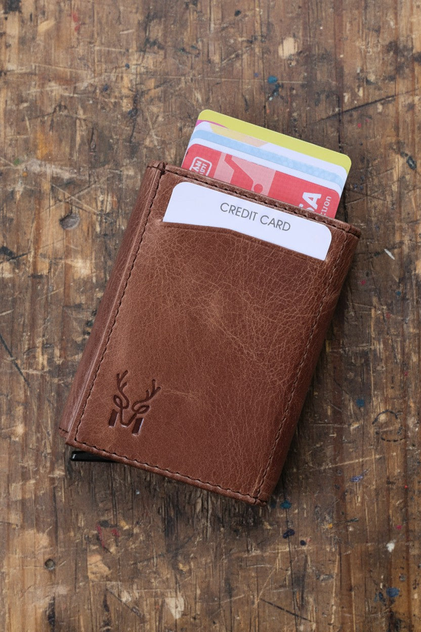 Hakiki Deri Hediye Seti – RFID Kartlık/Cüzdan + Kalemlik + Anahtarlık