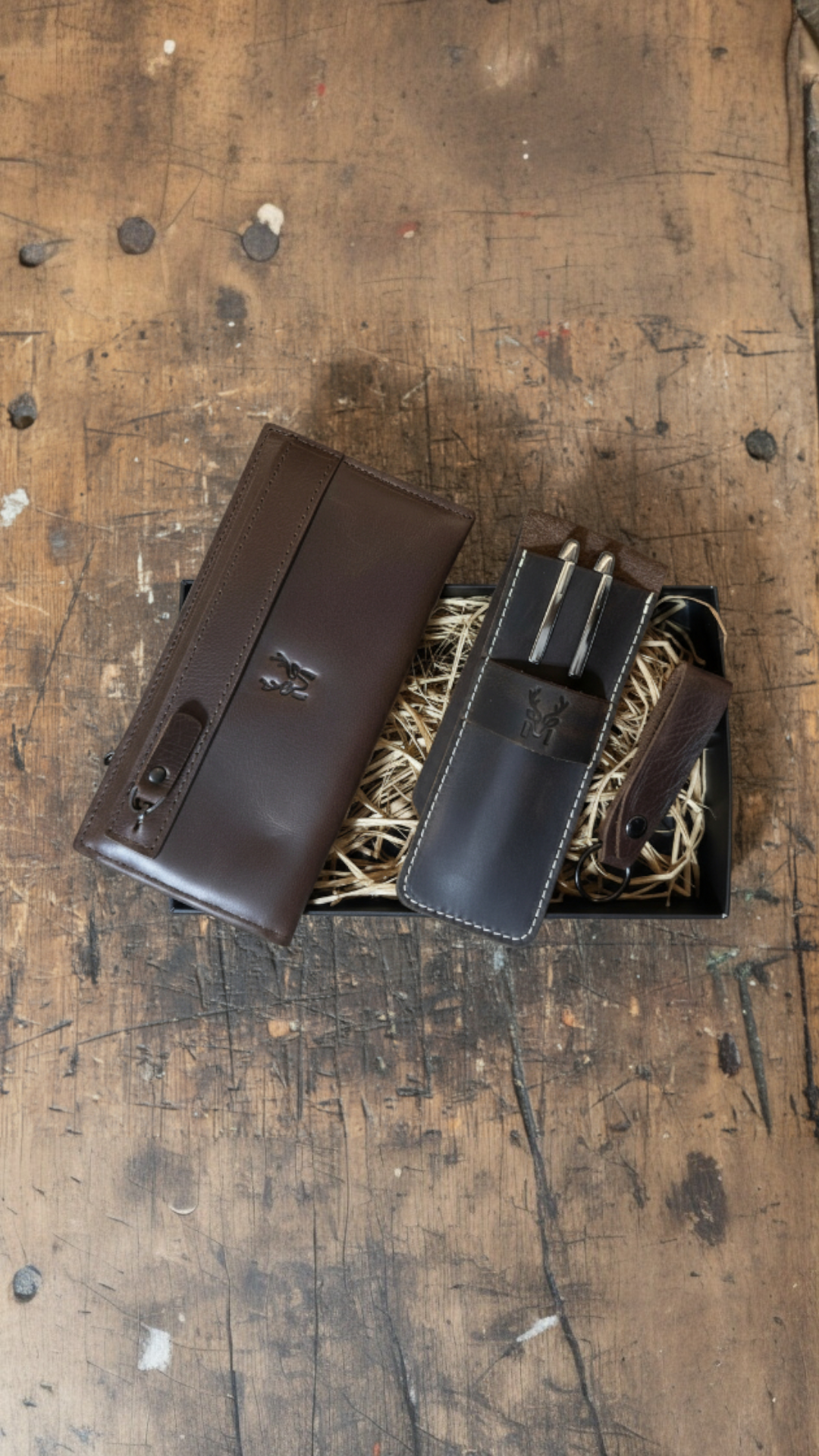 Hakiki Deri Hediye Seti – Mannu Uzun Cüzdan + Zey Kalemlik + Mesa Anahtarlık