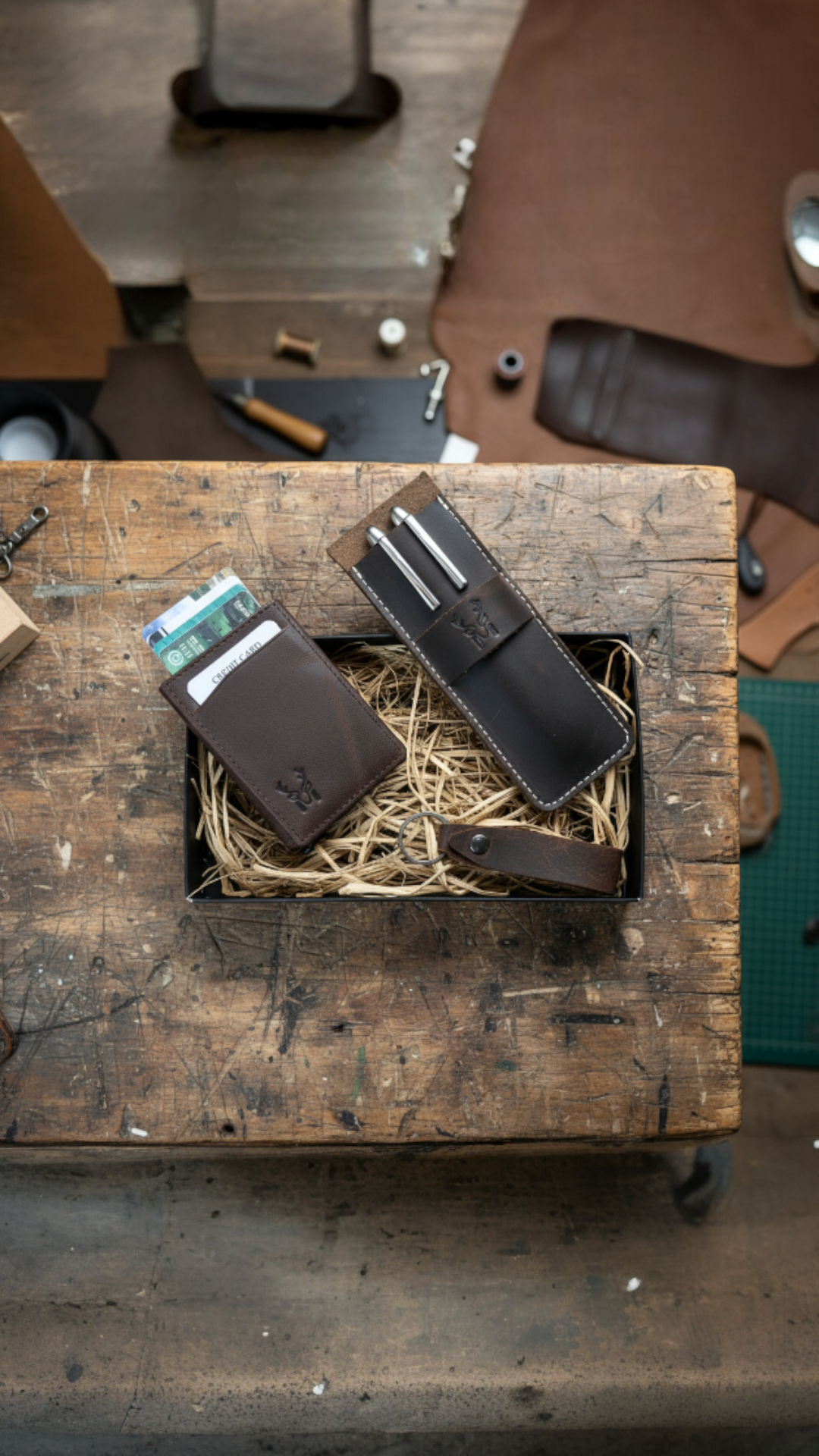 Hakiki Deri Hediye Seti – RFID Kartlık/Cüzdan + Kalemlik + Anahtarlık