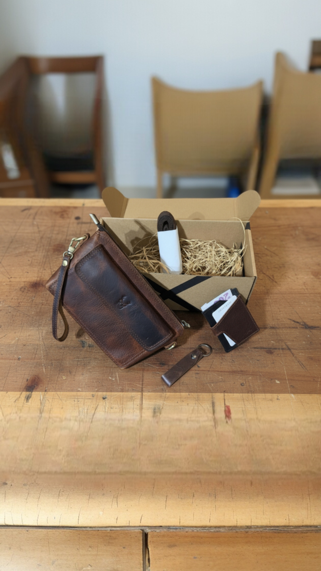 Hakiki Deri Hediye Seti – El/Omuz Çantası + Kartlık + Anahtarlık